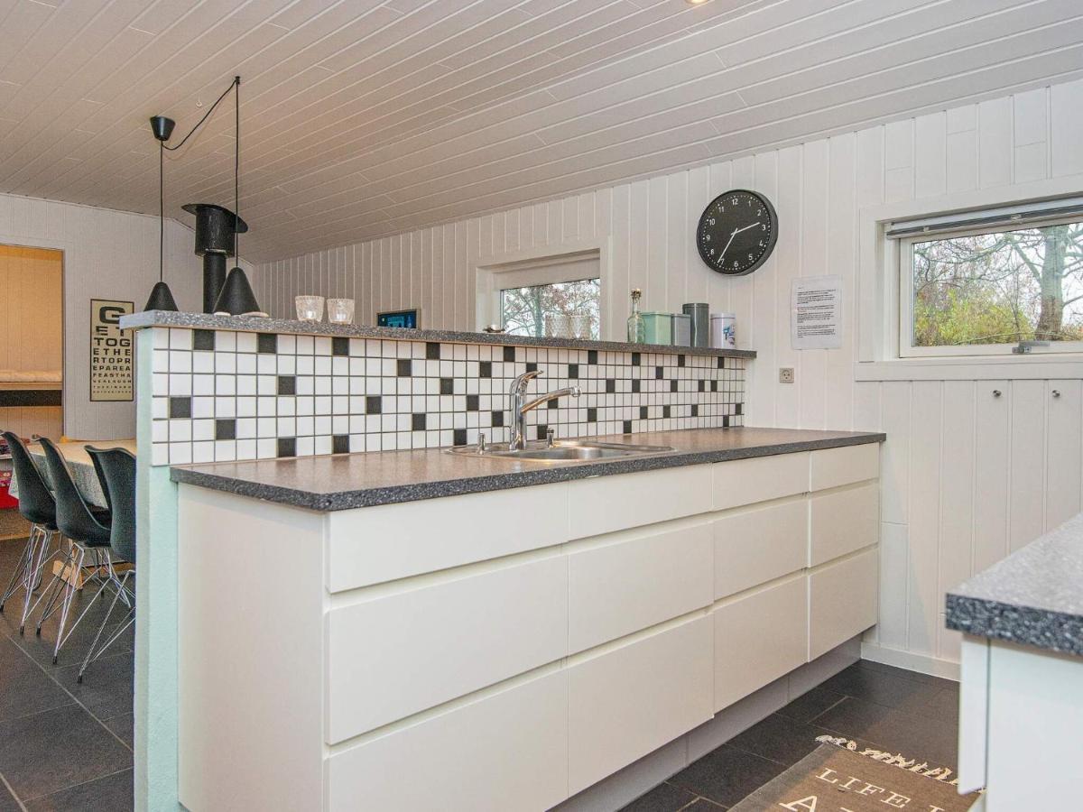 Holiday Home Lyngvej IV Fjerbaek Exterior photo