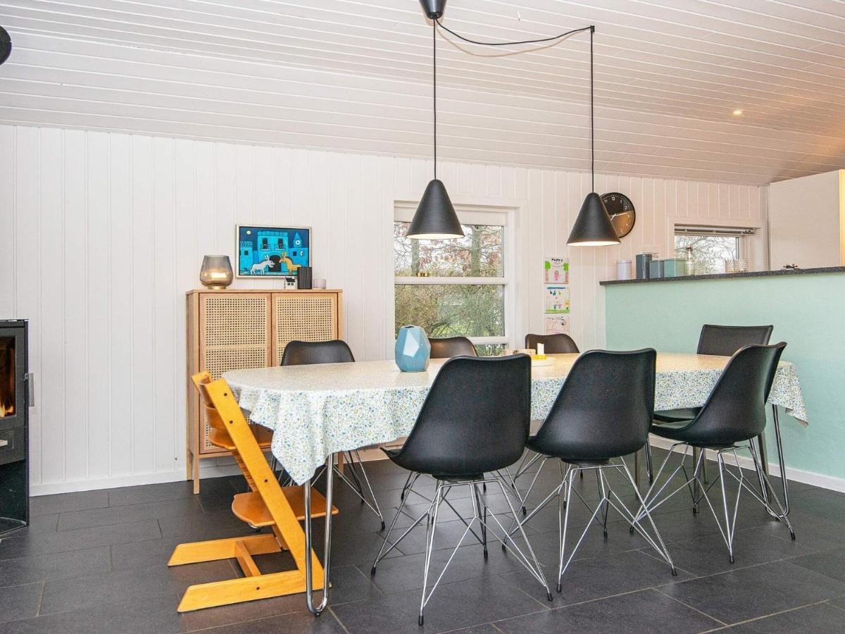Holiday Home Lyngvej IV Fjerbaek Exterior photo